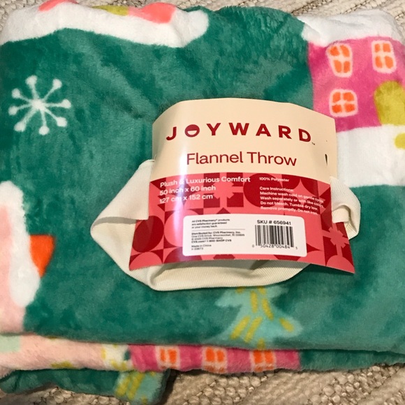 Other - Flannel Throw Blanket - Festive Green and Pink